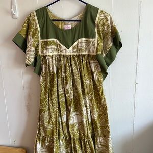 Vintage aloha print short muumuu